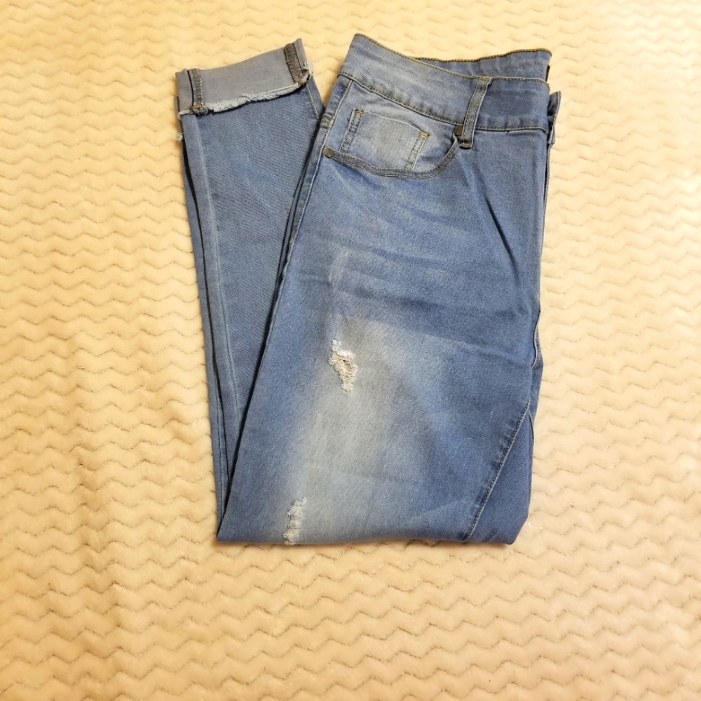 The Style Between Us Perfect Rolled Cuff Mid-Rise Distressed Denim Stretch Jeans